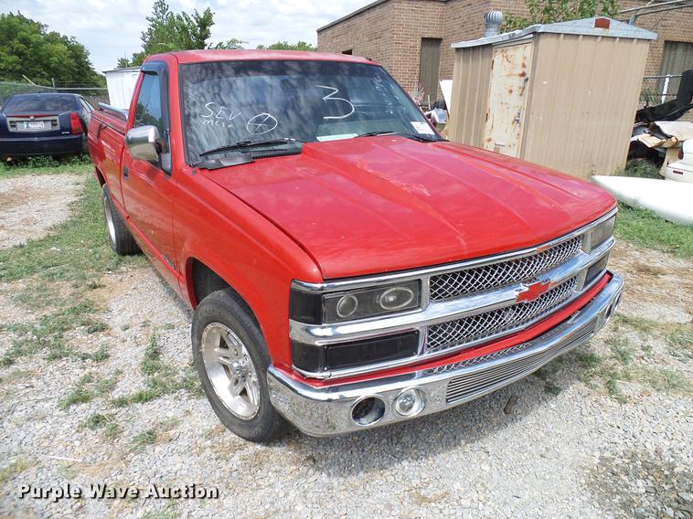 image for item DD8355 1994 Chevrolet Silverado 1500 pickup truck