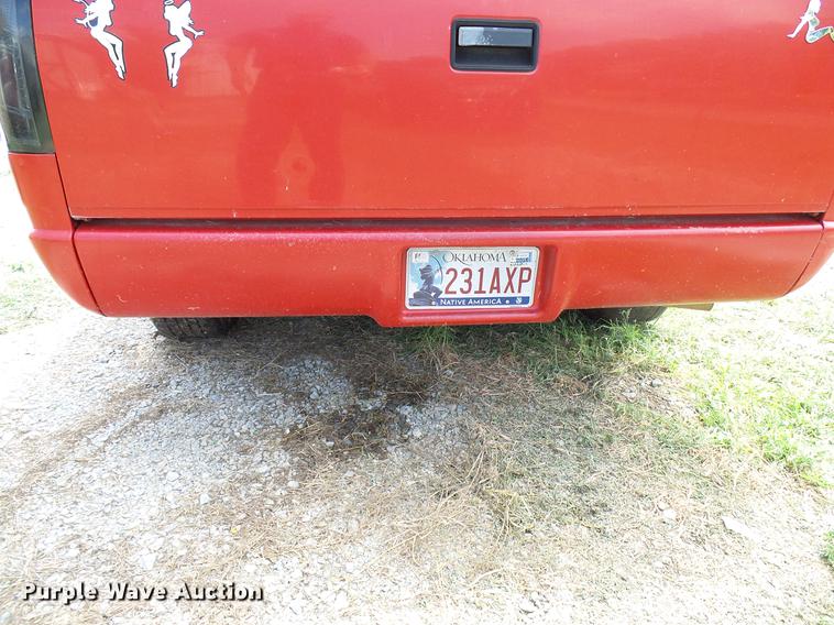 image for item DD8355 1994 Chevrolet Silverado 1500 pickup truck