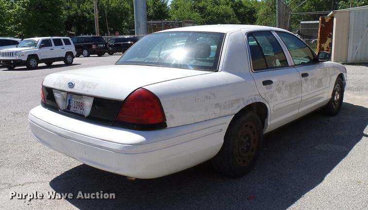image for item DD8356 2004 Ford Crown Victoria Police Interceptor