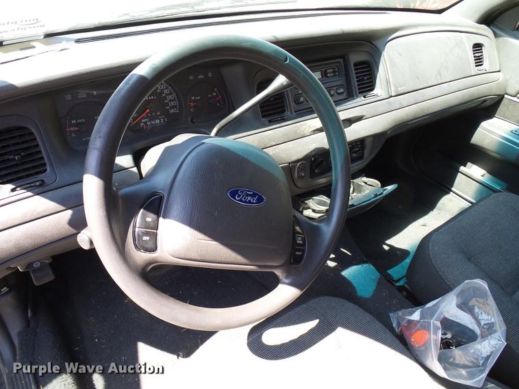 image for item DD8356 2004 Ford Crown Victoria Police Interceptor