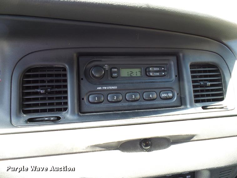 image for item DD8356 2004 Ford Crown Victoria Police Interceptor