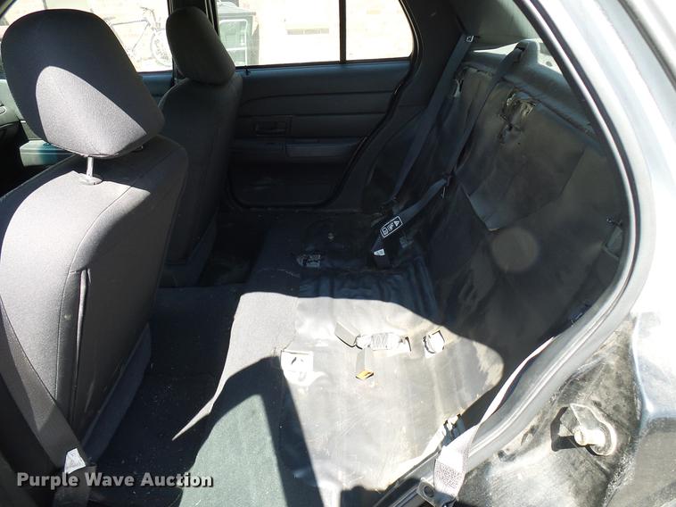 image for item DD8356 2004 Ford Crown Victoria Police Interceptor