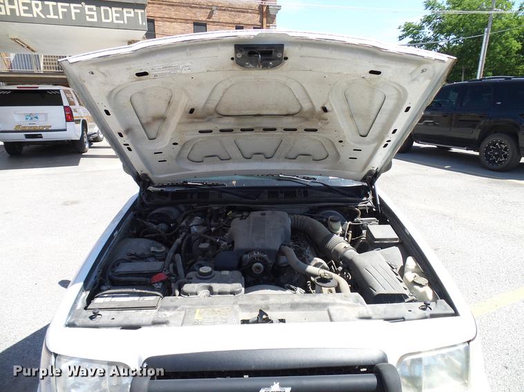 image for item DD8356 2004 Ford Crown Victoria Police Interceptor