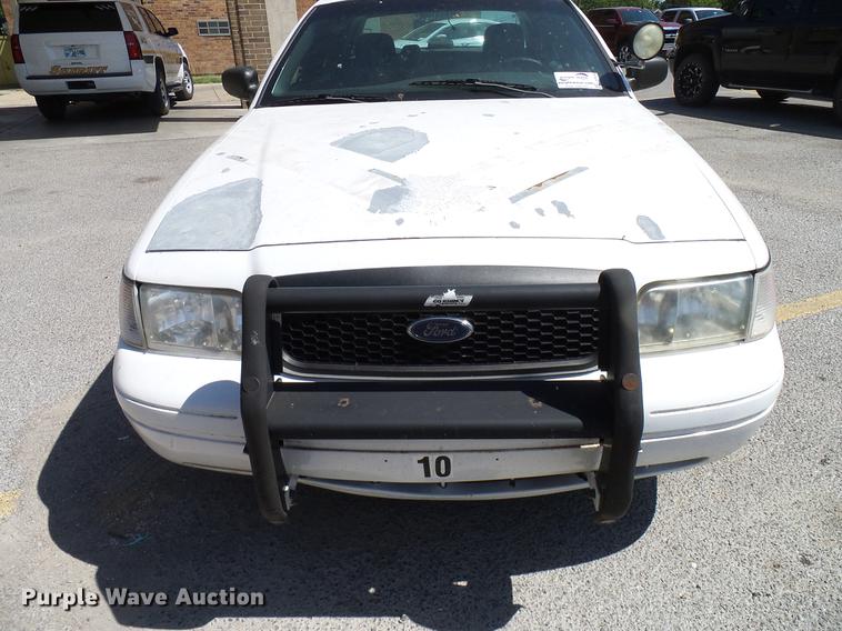 image for item DD8356 2004 Ford Crown Victoria Police Interceptor