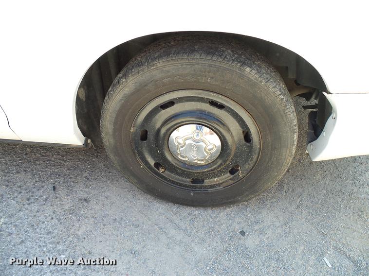 image for item DD8356 2004 Ford Crown Victoria Police Interceptor