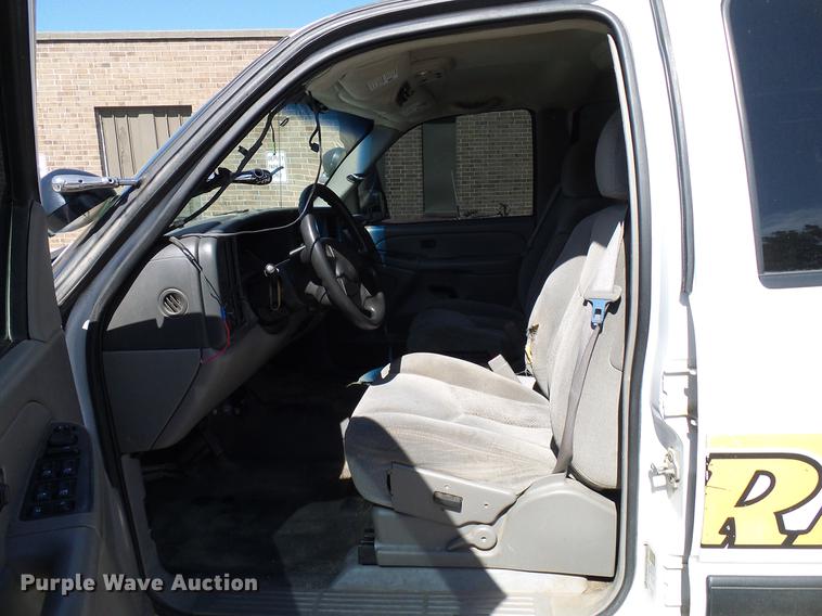 image for item DD8357 2005 Chevrolet Tahoe SUV