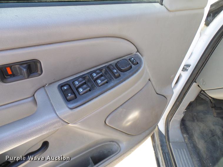 image for item DD8357 2005 Chevrolet Tahoe SUV