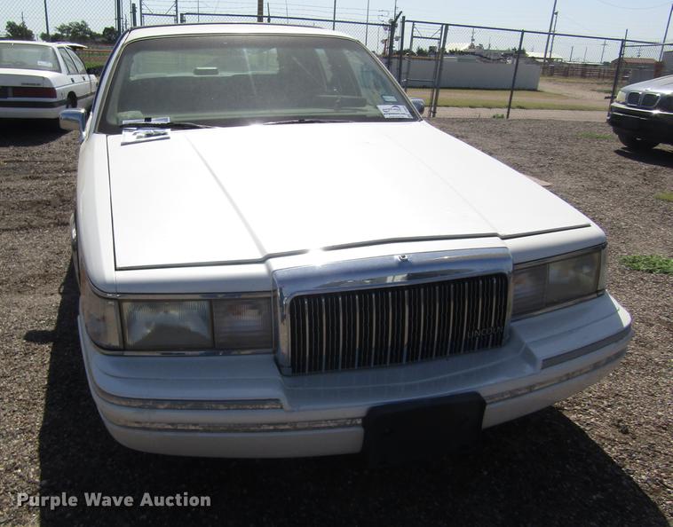 image for item DD8873 1994 Lincoln Town Car