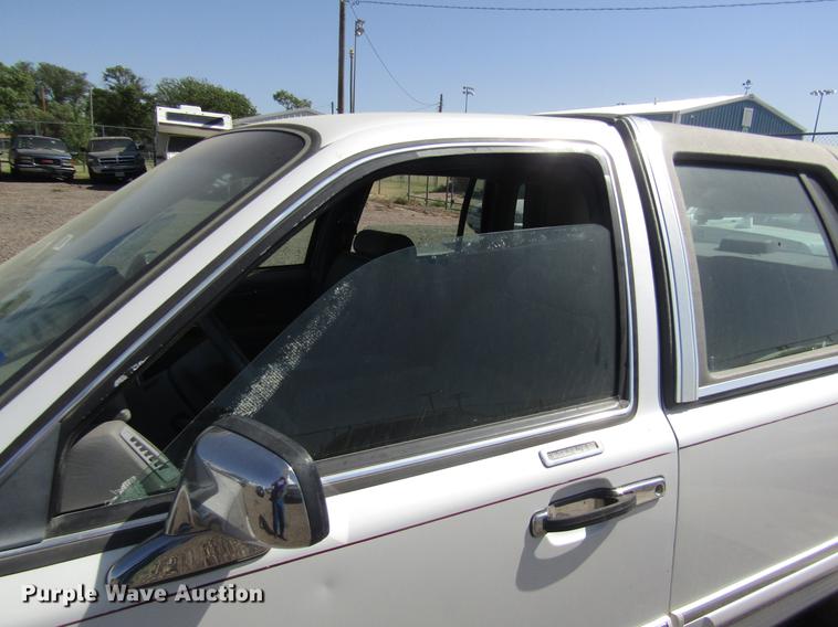 image for item DD8873 1994 Lincoln Town Car