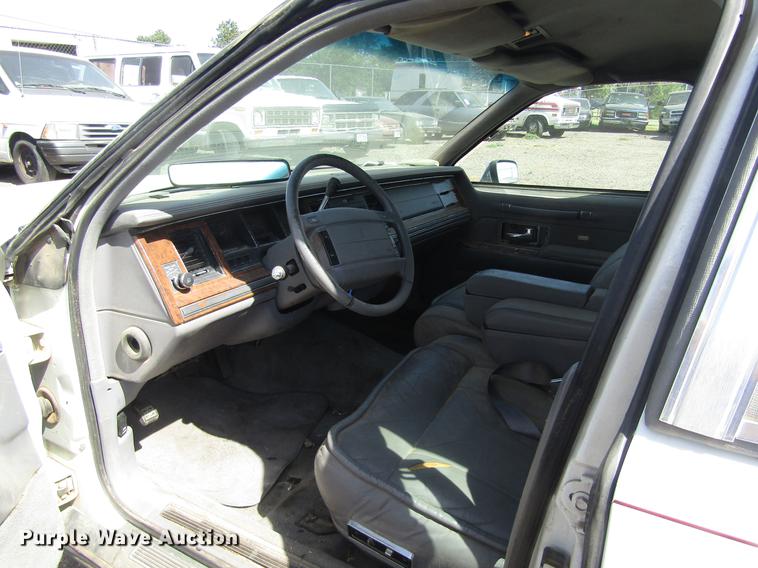 image for item DD8873 1994 Lincoln Town Car