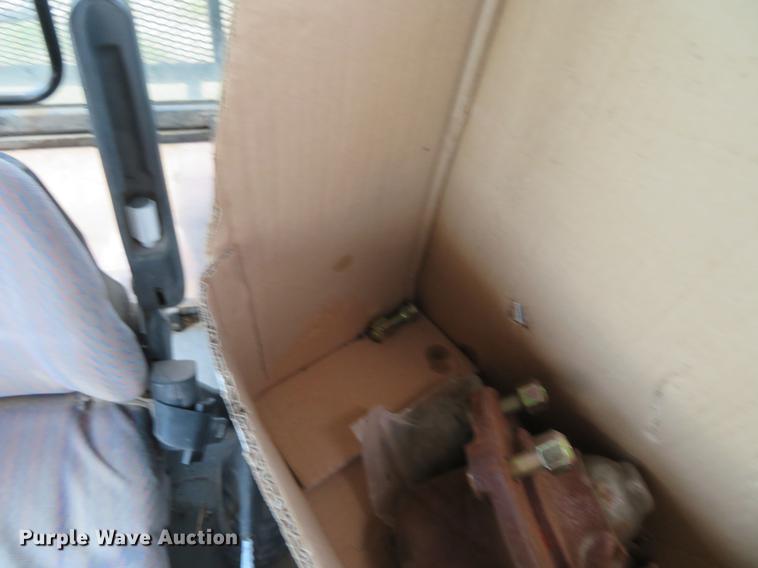 image for item DE6363 New Holland TS100 tractor