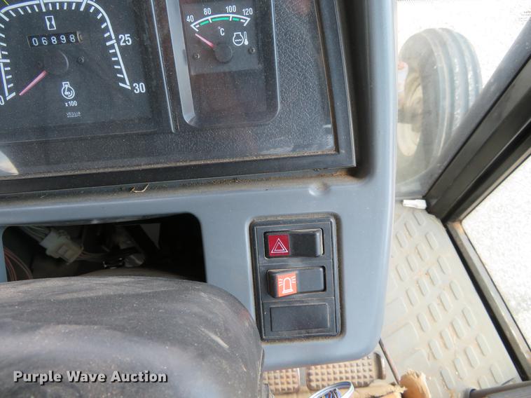 image for item DE6363 New Holland TS100 tractor