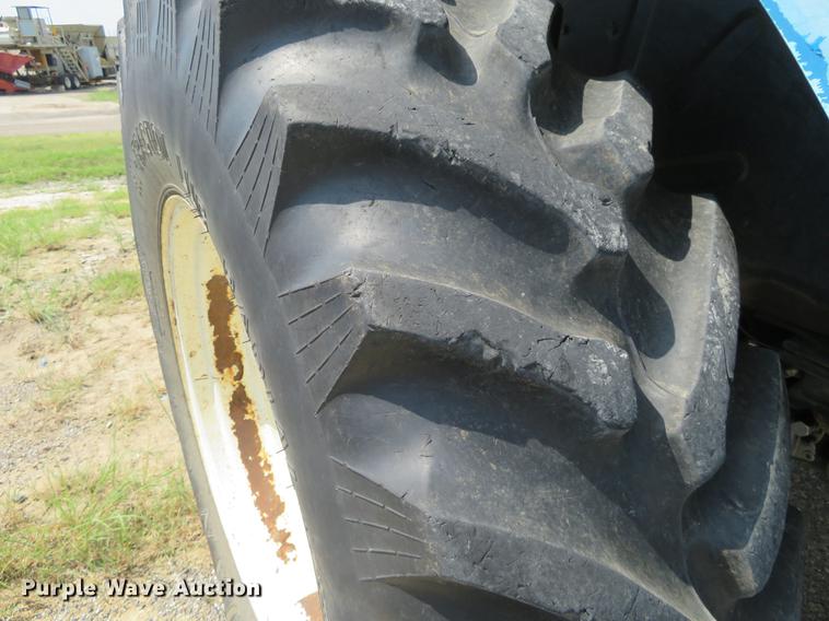 image for item DE6363 New Holland TS100 tractor