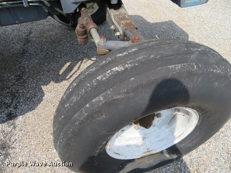 image for item DE6363 New Holland TS100 tractor