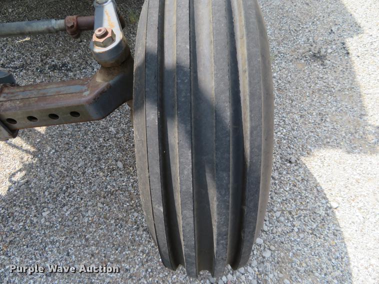 image for item DE6363 New Holland TS100 tractor