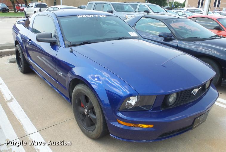 image for item DE7240 2005 Ford Mustang