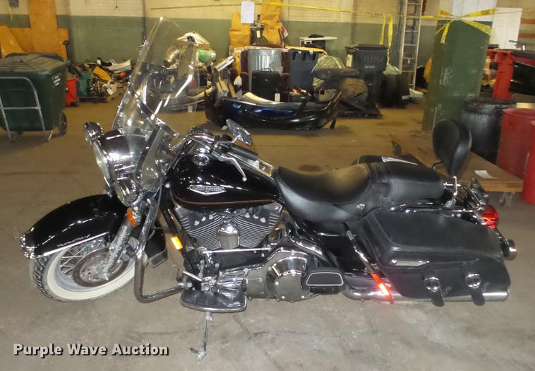 image for item DE7246 2000 Harley Davidson FLHRCI Road King motorcycle