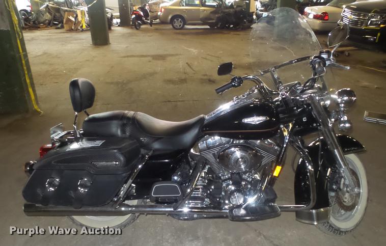 image for item DE7246 2000 Harley Davidson FLHRCI Road King motorcycle