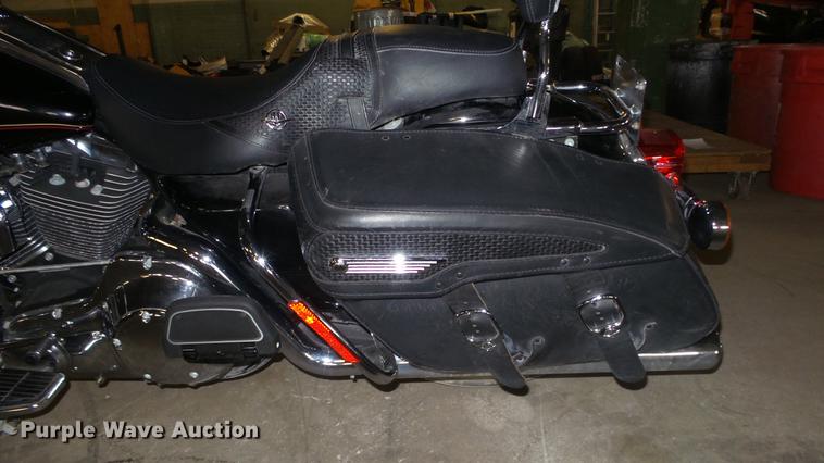 image for item DE7246 2000 Harley Davidson FLHRCI Road King motorcycle