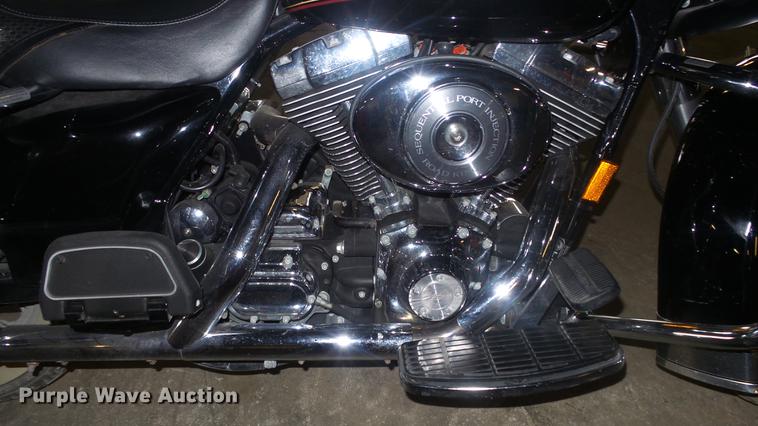 image for item DE7246 2000 Harley Davidson FLHRCI Road King motorcycle