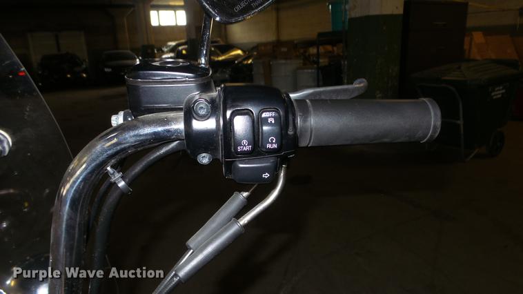 image for item DE7246 2000 Harley Davidson FLHRCI Road King motorcycle