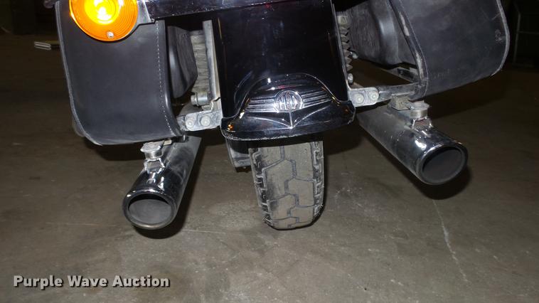 image for item DE7246 2000 Harley Davidson FLHRCI Road King motorcycle