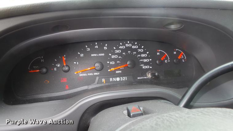 image for item DE7247 2005 Ford E450 ambulance