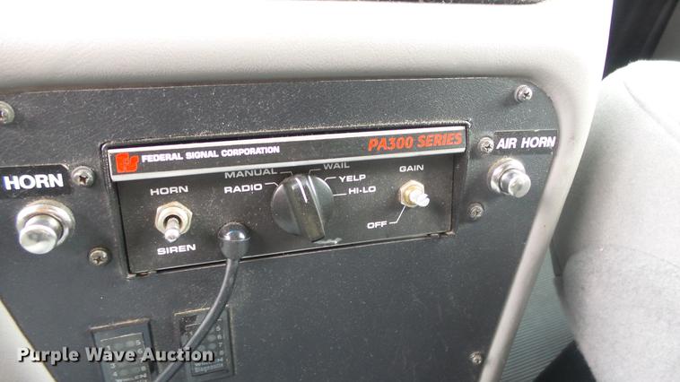 image for item DE7247 2005 Ford E450 ambulance