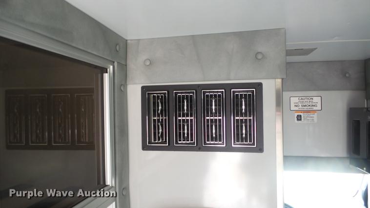 image for item DE7247 2005 Ford E450 ambulance