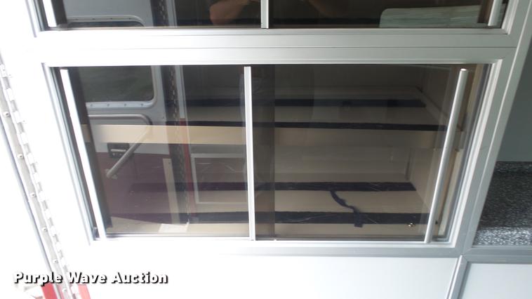 image for item DE7247 2005 Ford E450 ambulance