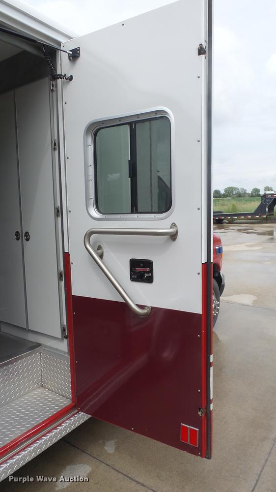 image for item DE7247 2005 Ford E450 ambulance