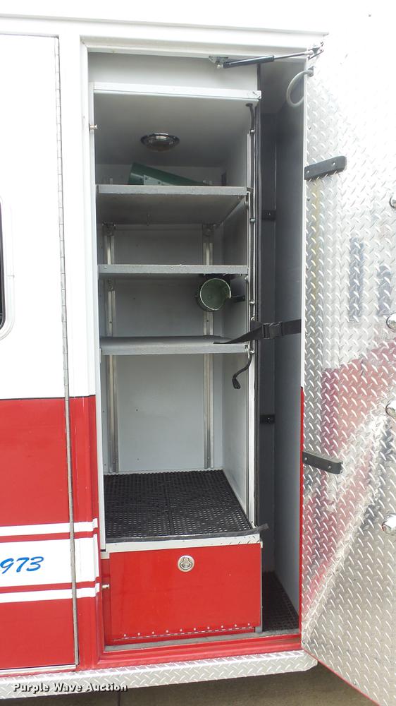 image for item DE7247 2005 Ford E450 ambulance