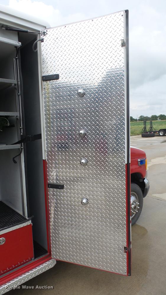 image for item DE7247 2005 Ford E450 ambulance