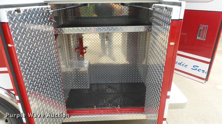 image for item DE7247 2005 Ford E450 ambulance