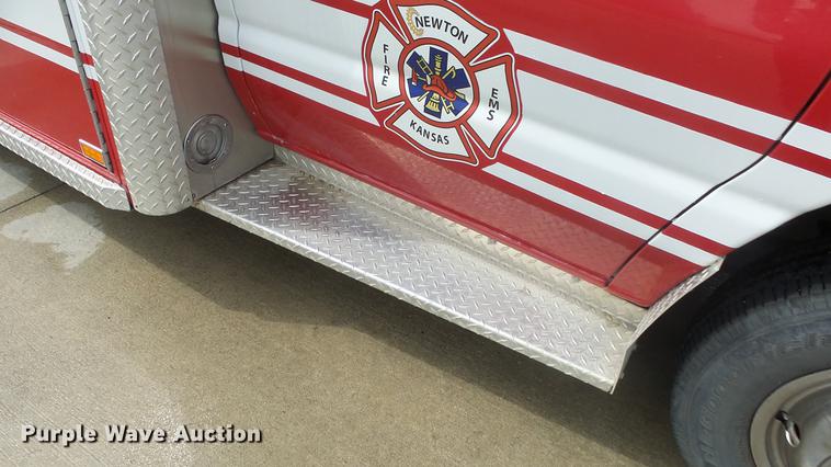 image for item DE7247 2005 Ford E450 ambulance