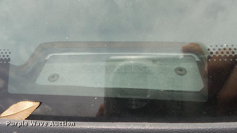 image for item DE7247 2005 Ford E450 ambulance