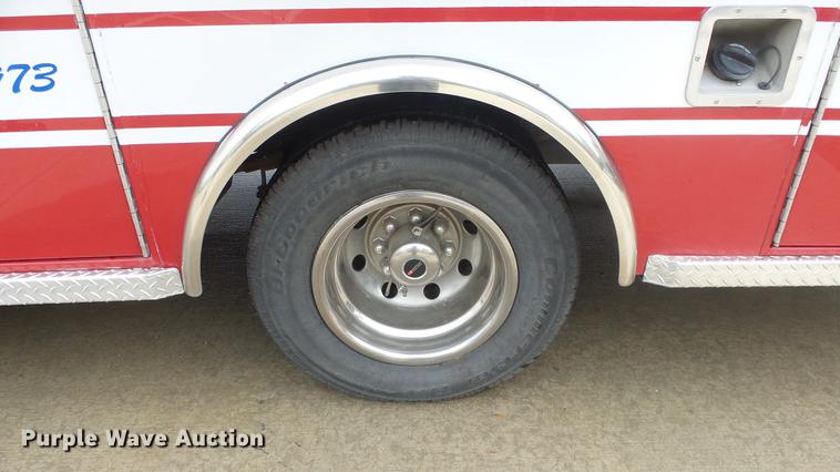 image for item DE7247 2005 Ford E450 ambulance