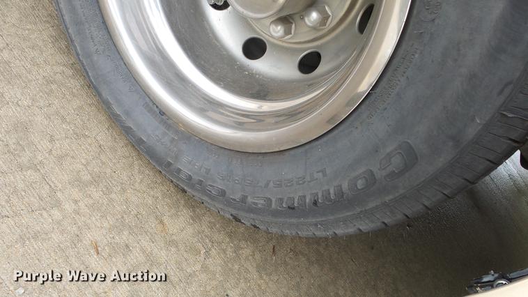 image for item DE7247 2005 Ford E450 ambulance