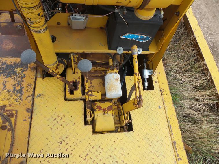 image for item DE9447 Bros pneumatic roller