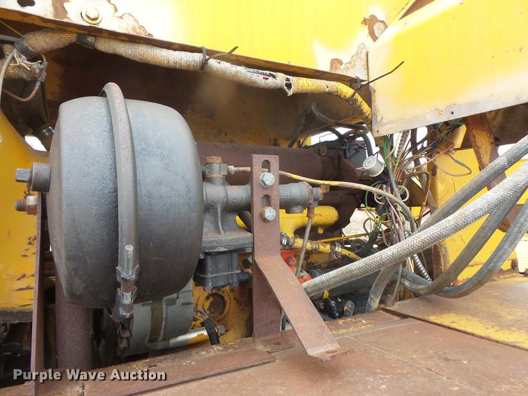 image for item DE9447 Bros pneumatic roller