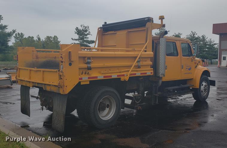 image for item DF2345 2002 International 4900 Crew Cab dump truck