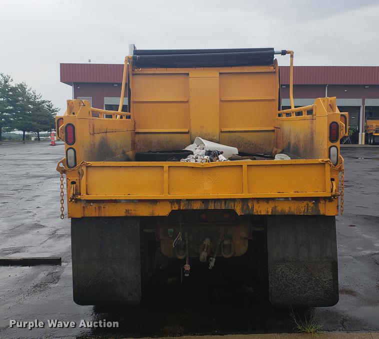 image for item DF2345 2002 International 4900 Crew Cab dump truck