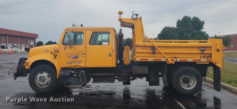 image for item DF2345 2002 International 4900 Crew Cab dump truck