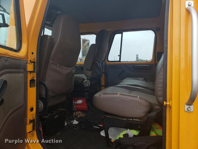 image for item DF2345 2002 International 4900 Crew Cab dump truck