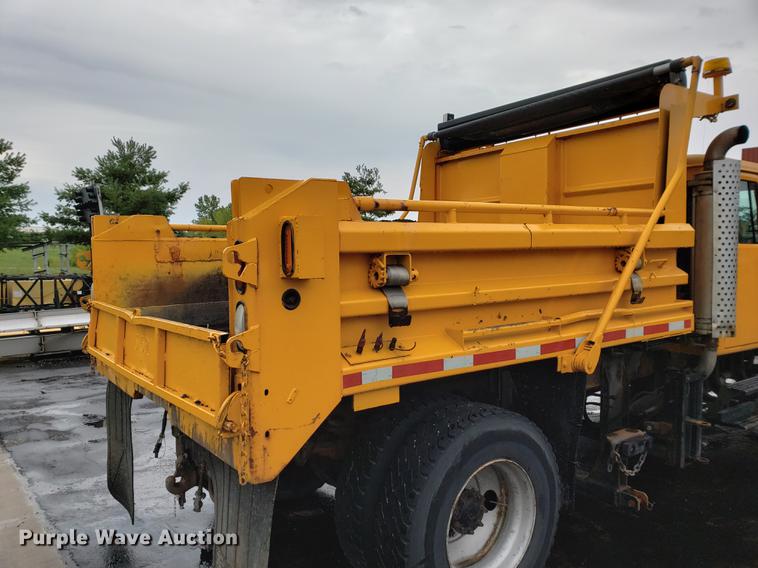 image for item DF2345 2002 International 4900 Crew Cab dump truck