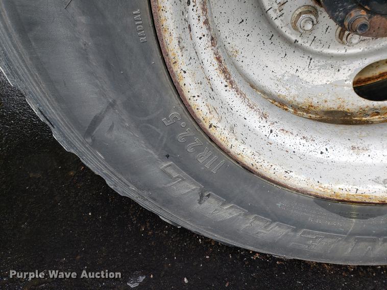 image for item DF2345 2002 International 4900 Crew Cab dump truck