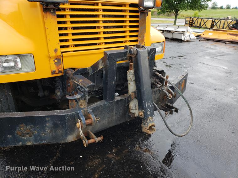 image for item DF2345 2002 International 4900 Crew Cab dump truck