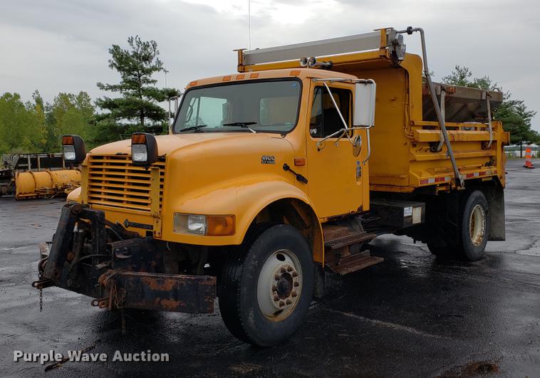image for item DF2348 2000 International 4900 dump truck