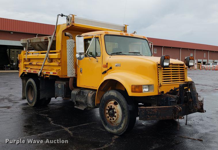 image for item DF2348 2000 International 4900 dump truck