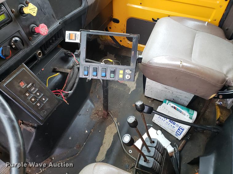 image for item DF2348 2000 International 4900 dump truck